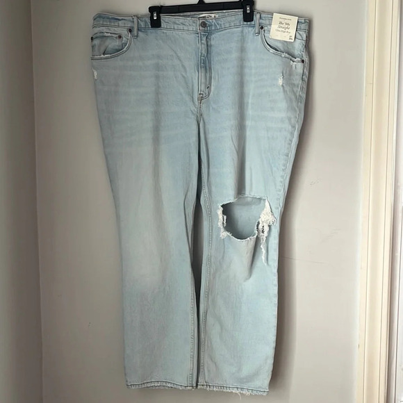 Abercrombie & Fitch 90s Straight Ultra High Rise distressed jeans Sz 37 NWT - Picture 1 of 7